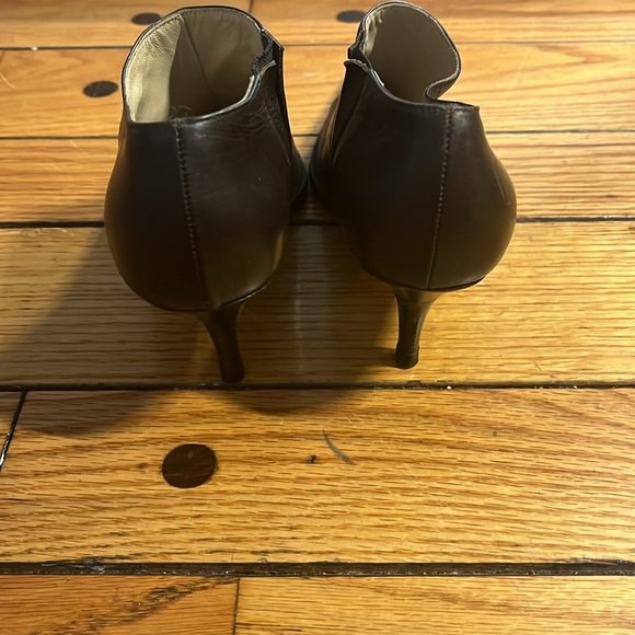 Michael Kors ankle boots with kitten heels - Picture 4 of 7